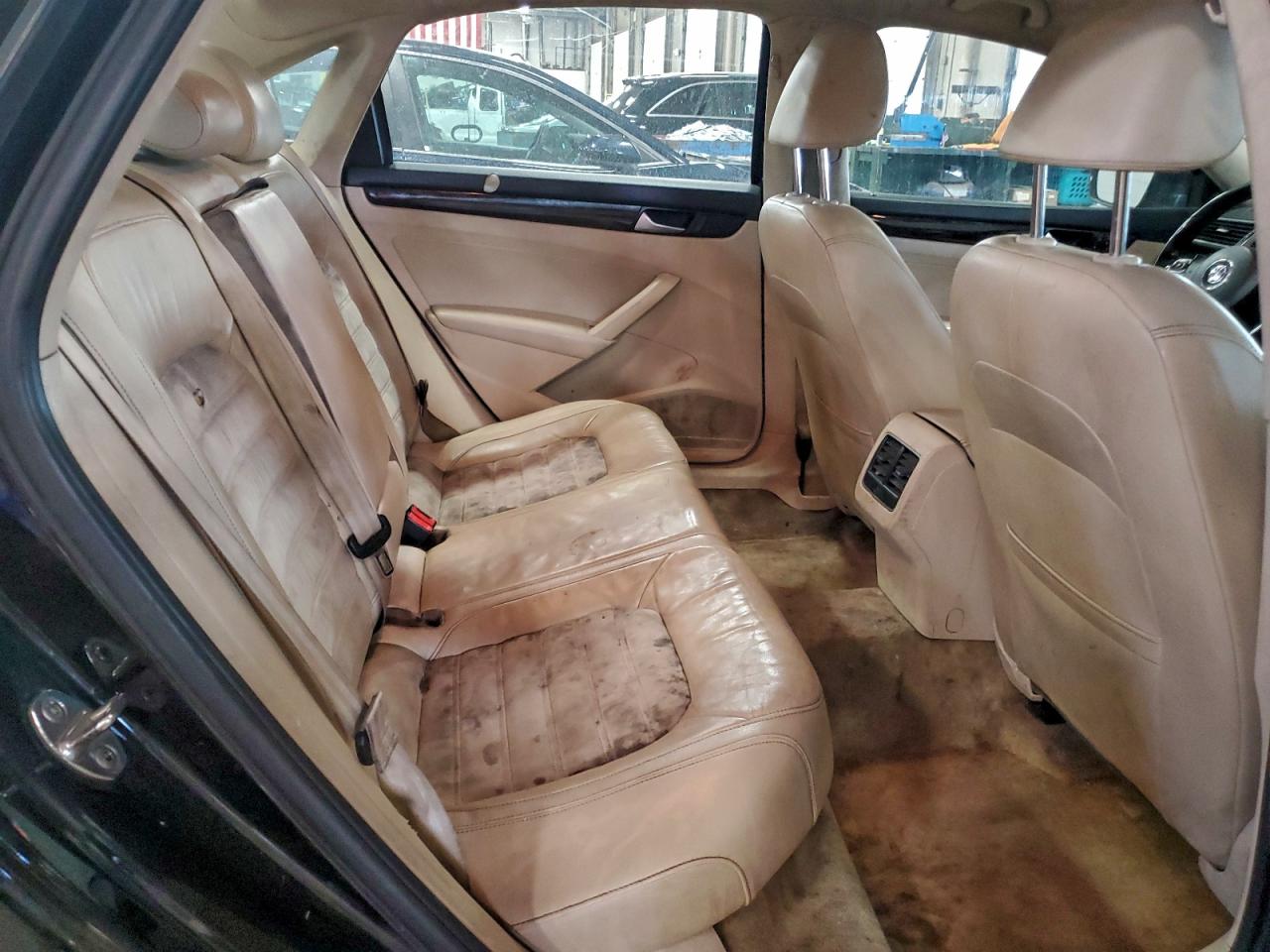 2015 VOLKSWAGEN PASSAT SEL photo 19