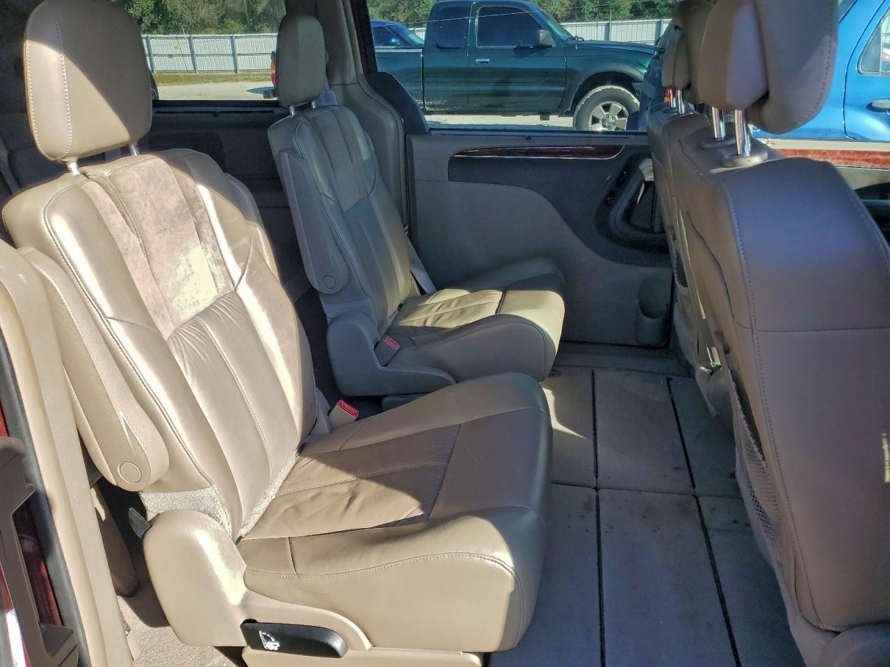 2012 CHRYSLER TOWN & COUNTRY LIMITED photo 11