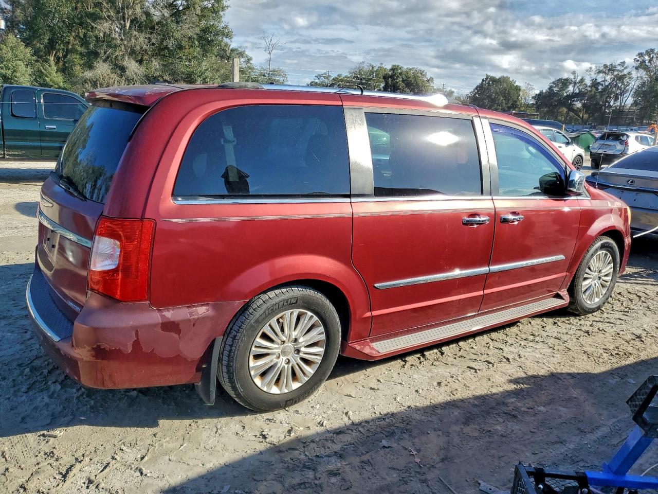 2012 CHRYSLER TOWN & COUNTRY LIMITED photo 3
