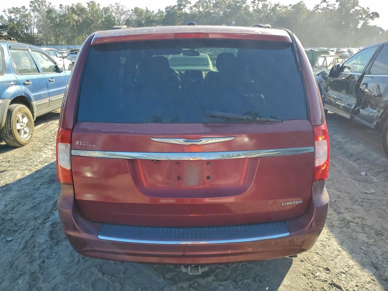 2012 CHRYSLER TOWN & COUNTRY LIMITED photo 6