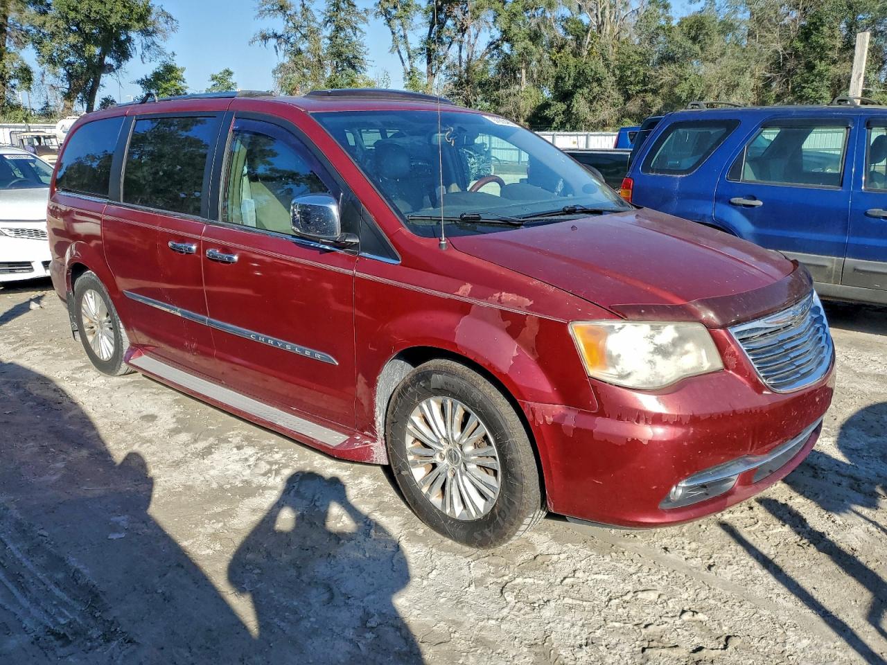 2012 CHRYSLER TOWN & COUNTRY LIMITED photo 4
