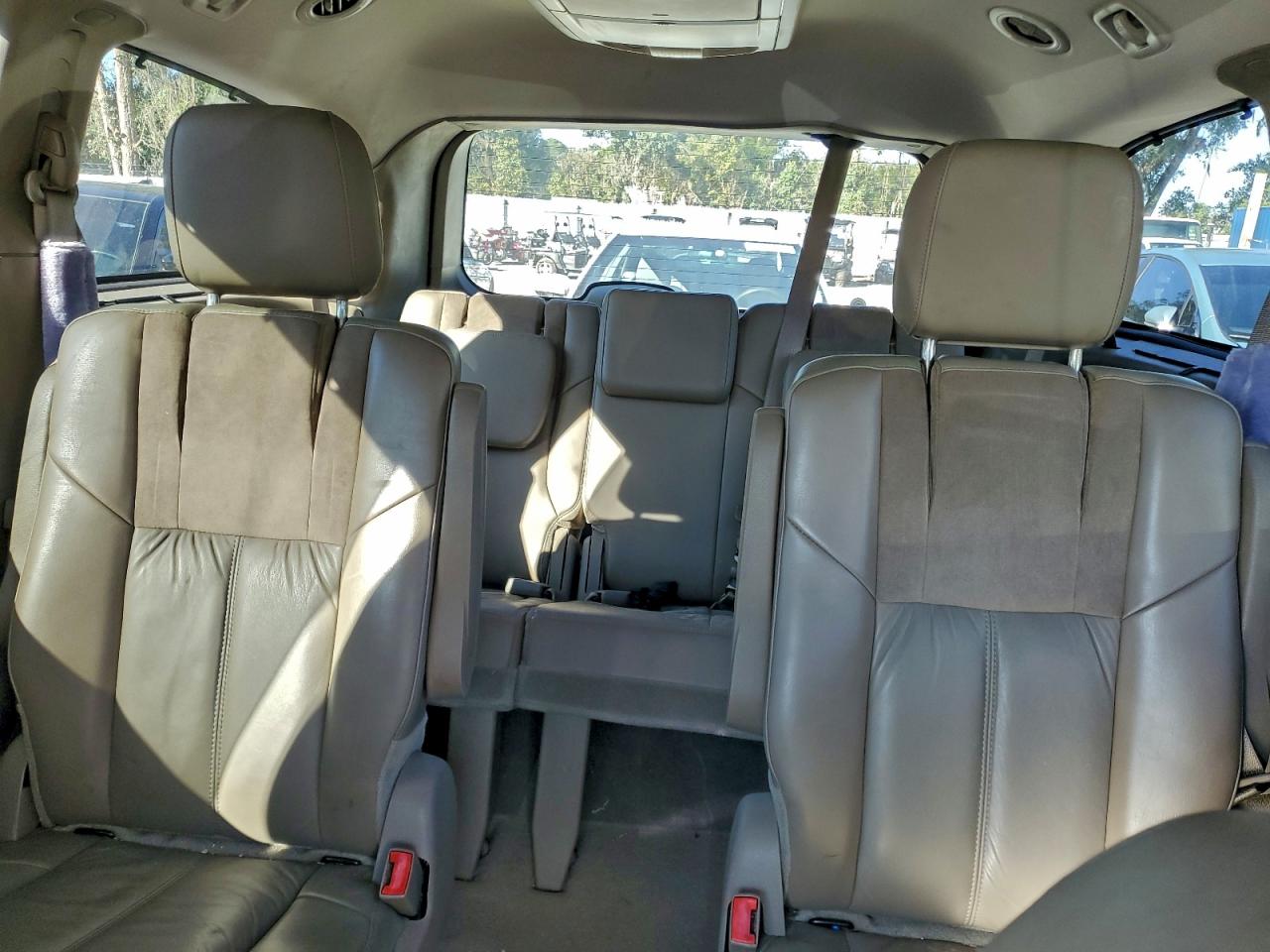 2012 CHRYSLER TOWN & COUNTRY LIMITED photo 10