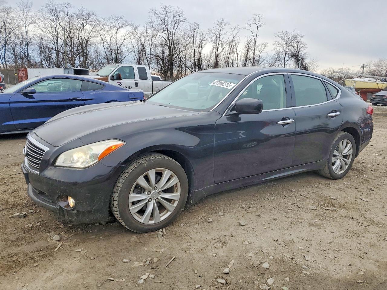 2011 INFINITI M37
