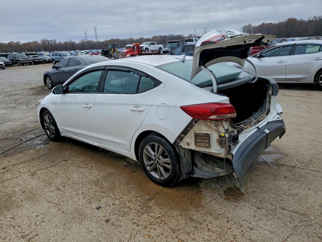 2017 HYUNDAI ELANTRA SE photo 2