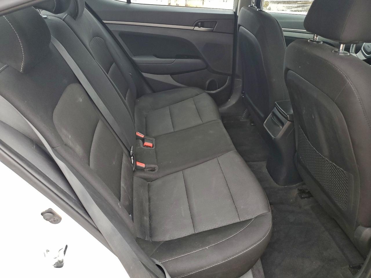 2017 HYUNDAI ELANTRA SE photo 10