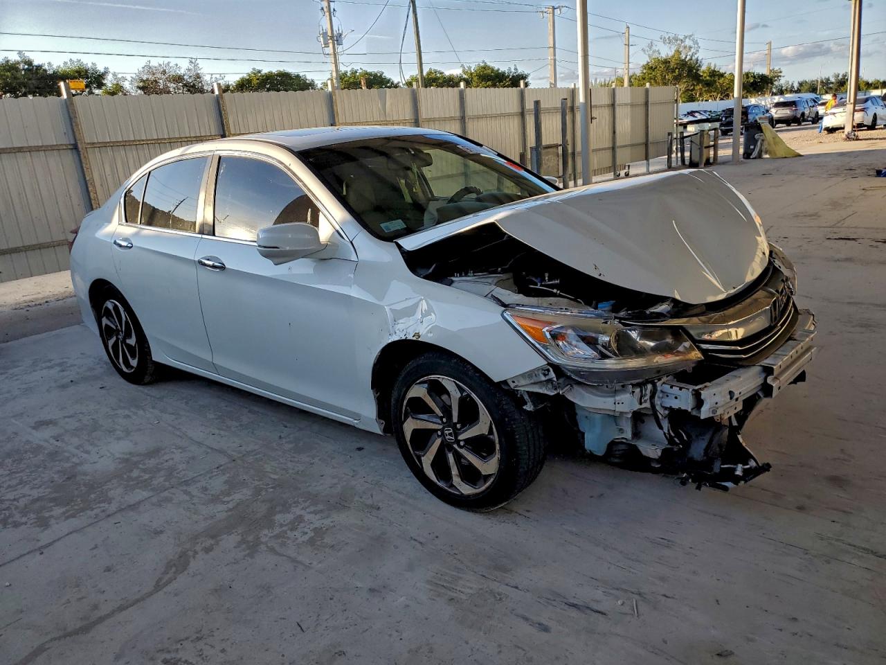 2016 HONDA ACCORD EXL photo 4