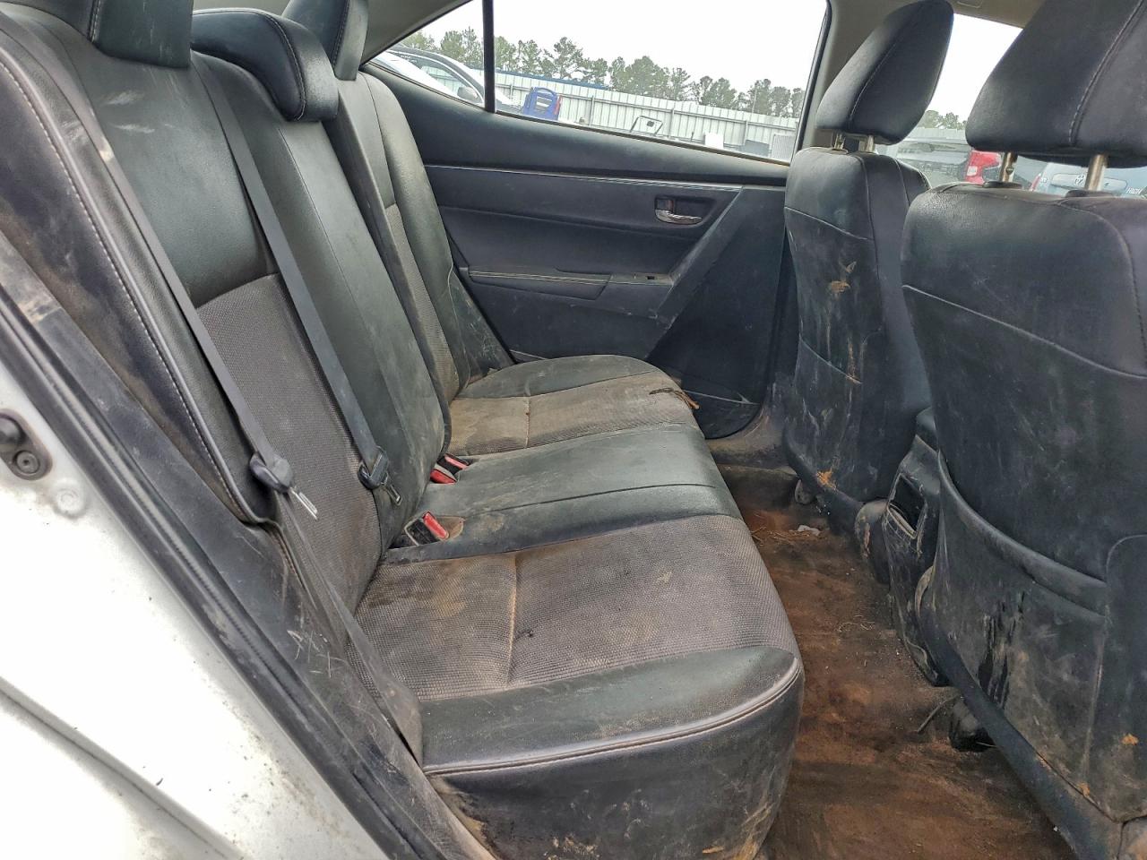 2014 TOYOTA COROLLA L photo 10