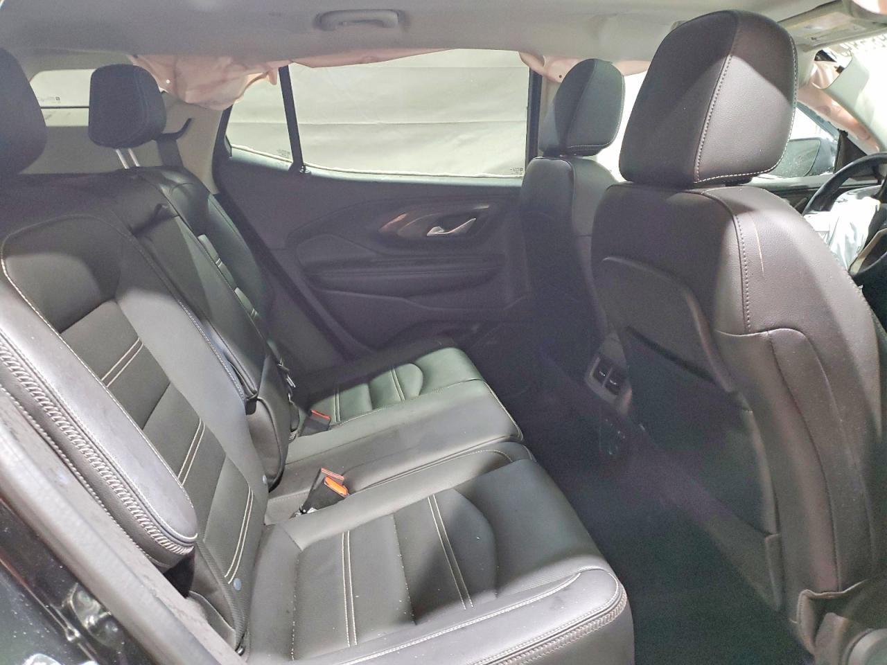 2024 GMC TERRAIN DENALI photo 11