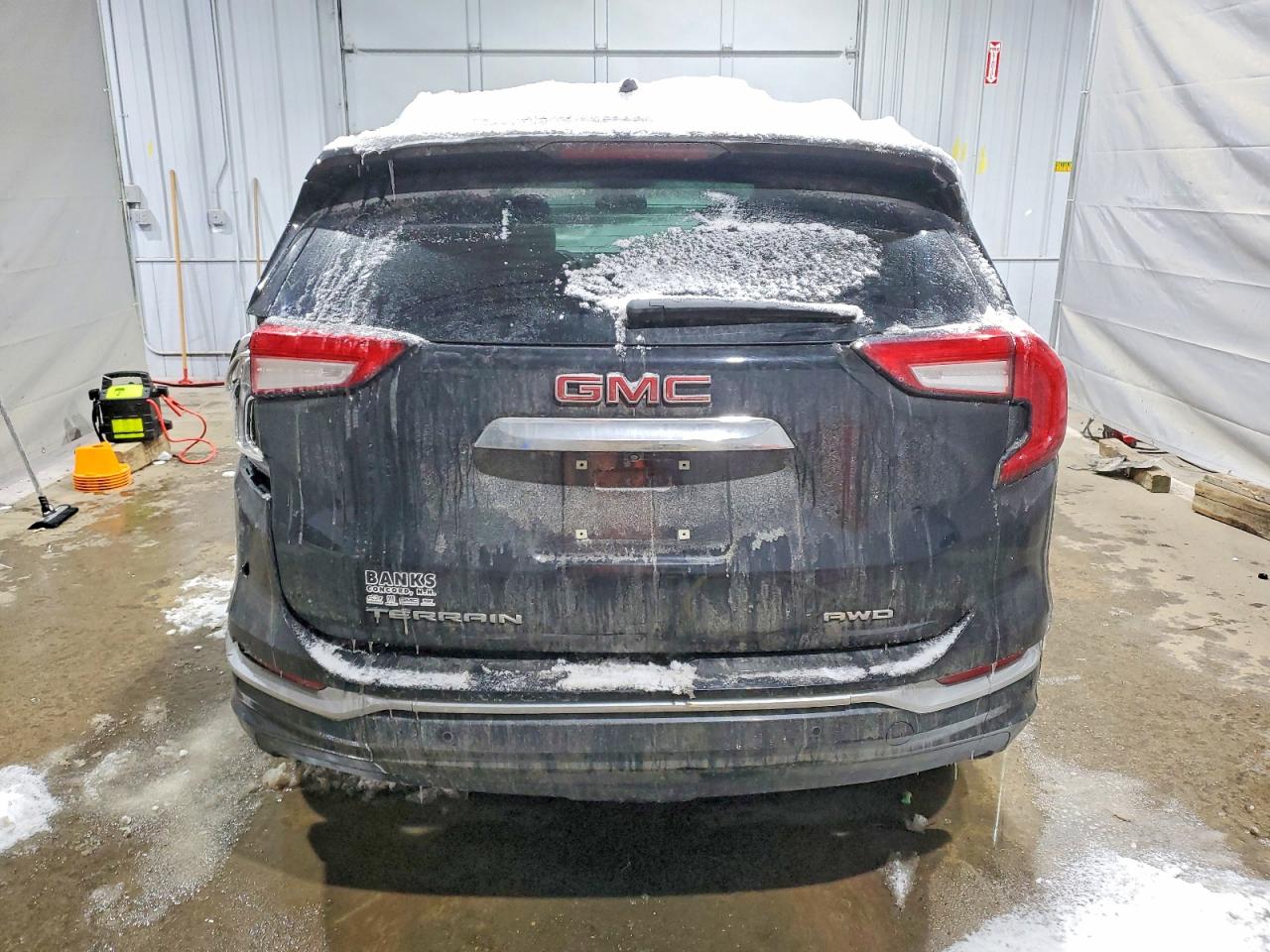 2024 GMC TERRAIN DENALI photo 6