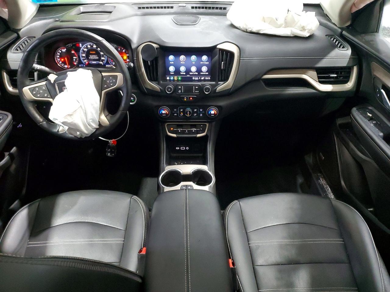 2024 GMC TERRAIN DENALI photo 8