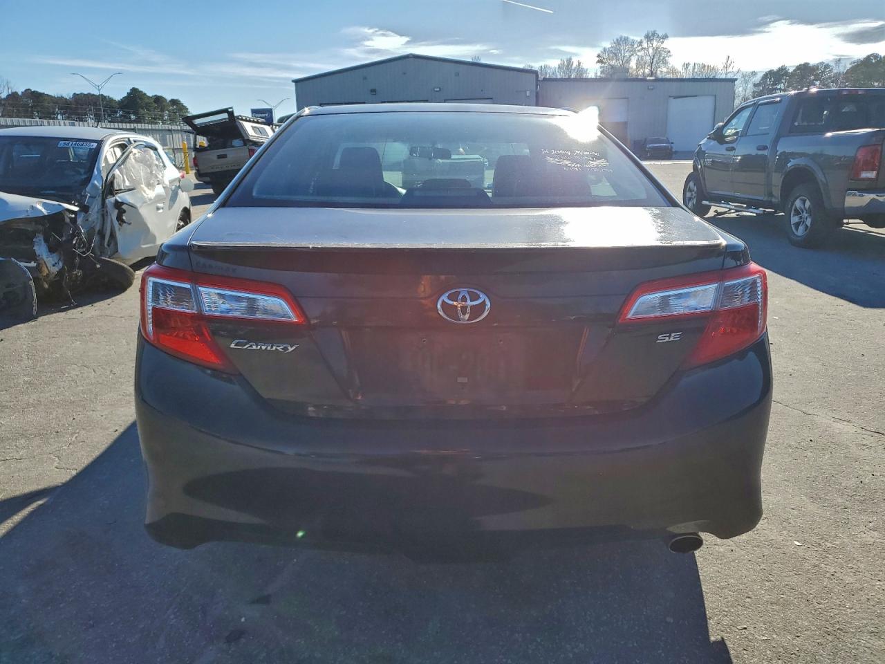 2014 TOYOTA CAMRY L photo 6
