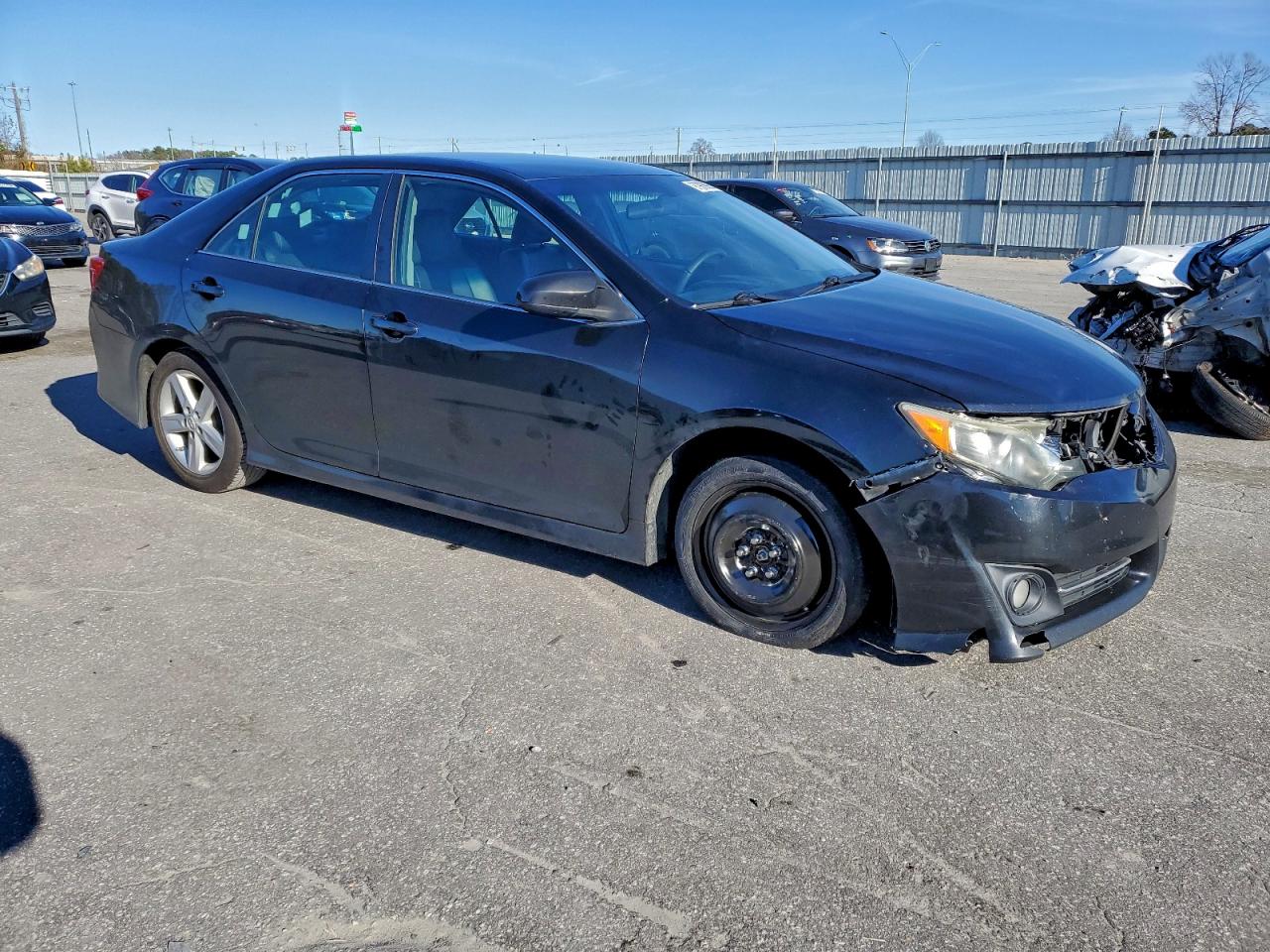 2014 TOYOTA CAMRY L photo 4