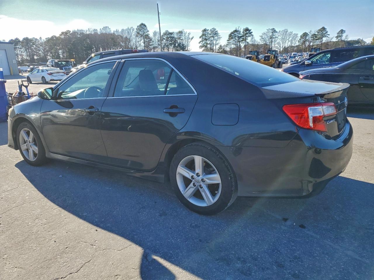 2014 TOYOTA CAMRY L photo 2