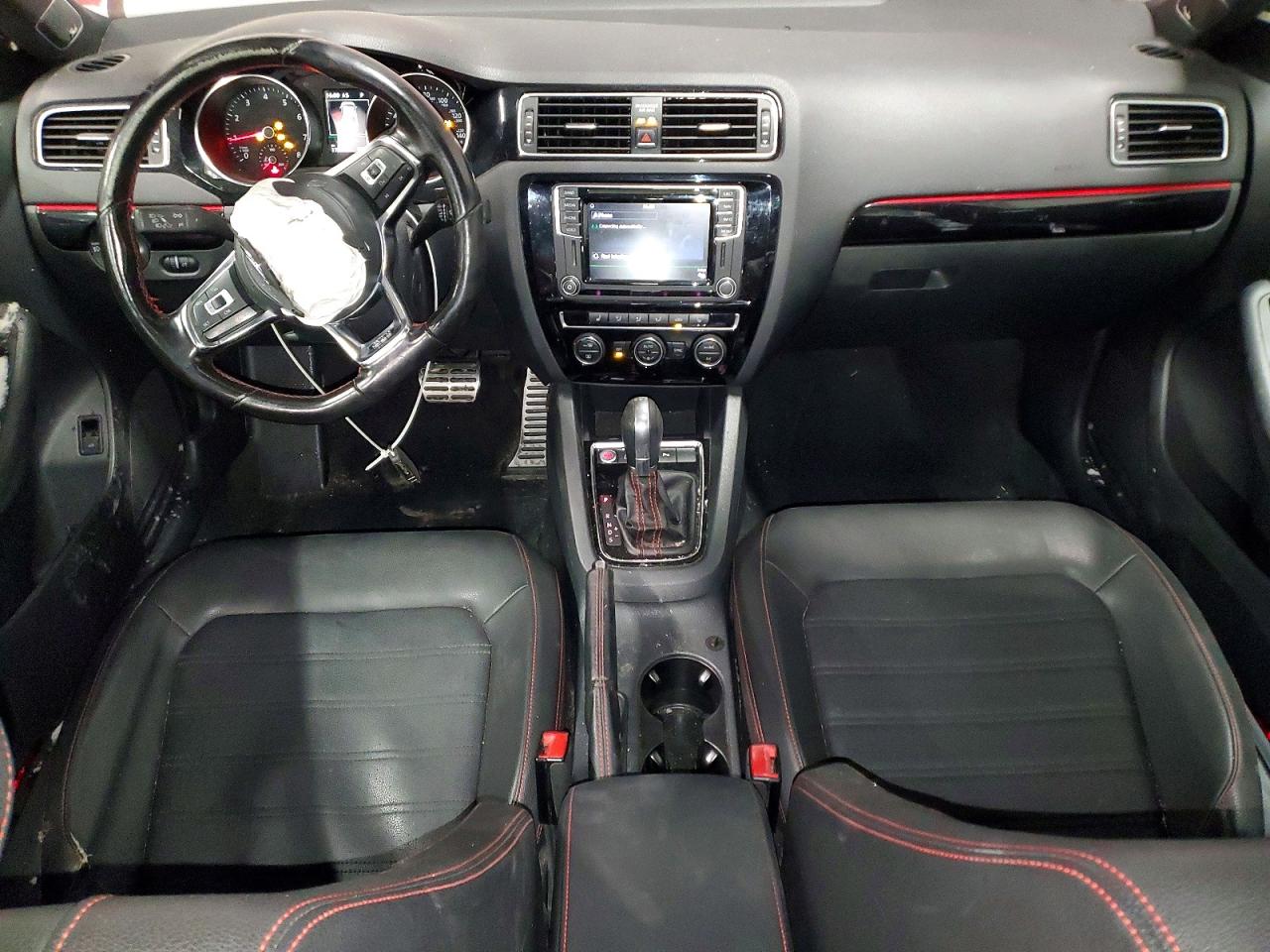 2017 VOLKSWAGEN JETTA GLI photo 8