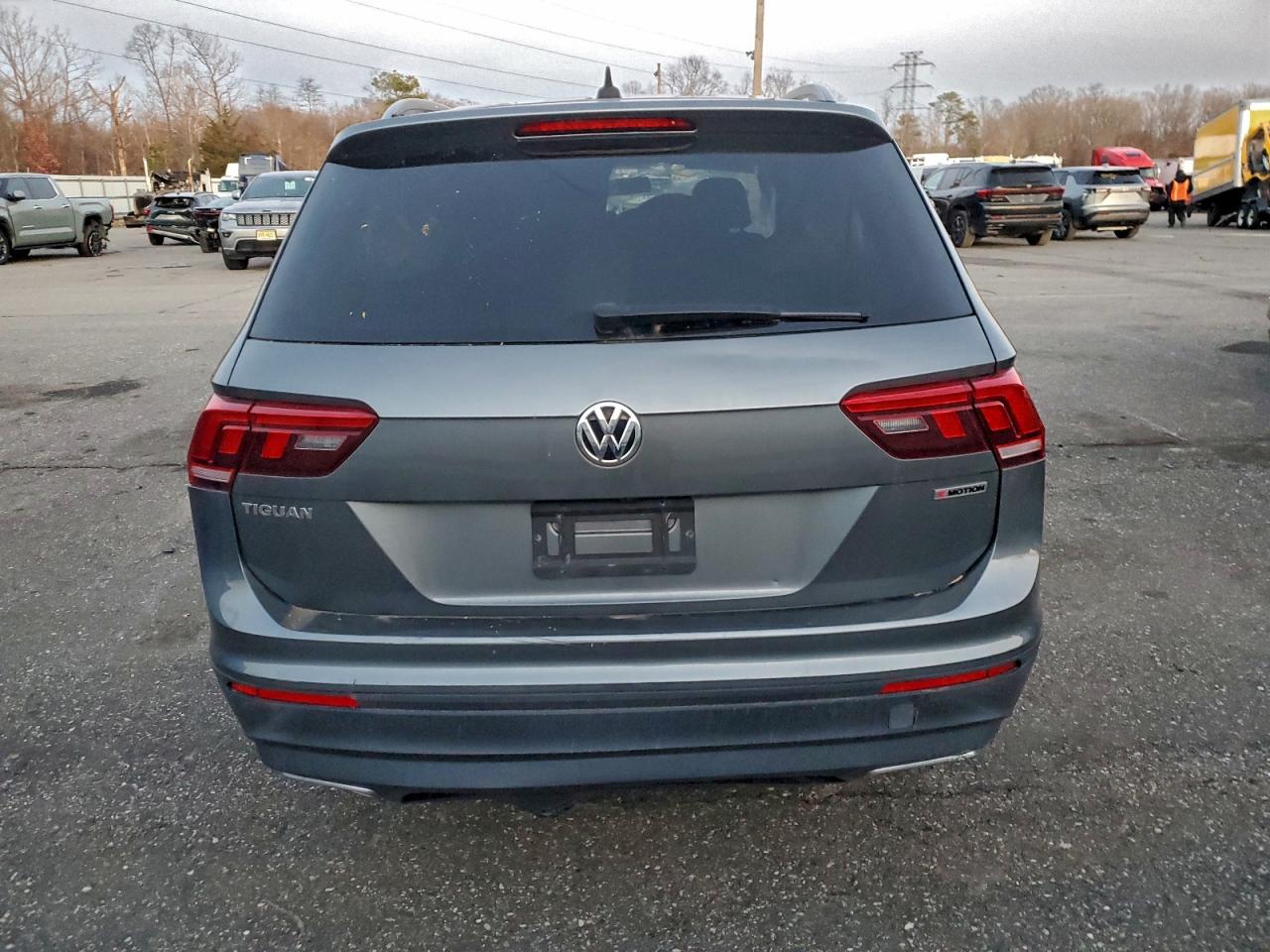 2020 VOLKSWAGEN TIGUAN S photo 6