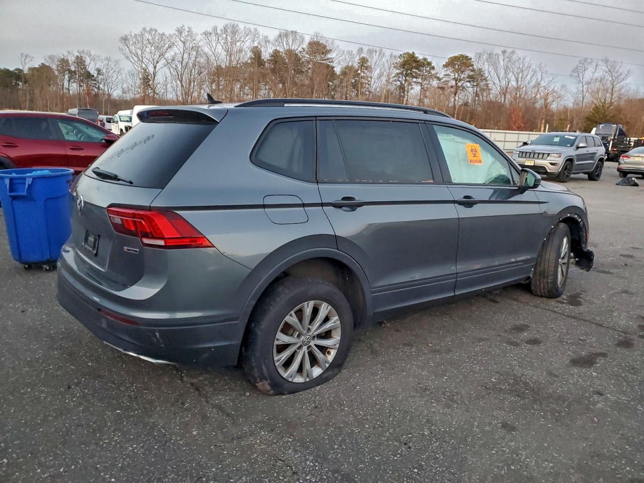 2020 VOLKSWAGEN TIGUAN S photo 3
