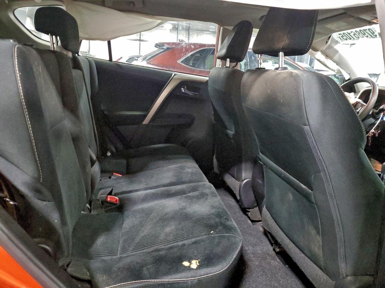 2015 TOYOTA RAV4 XLE photo 21