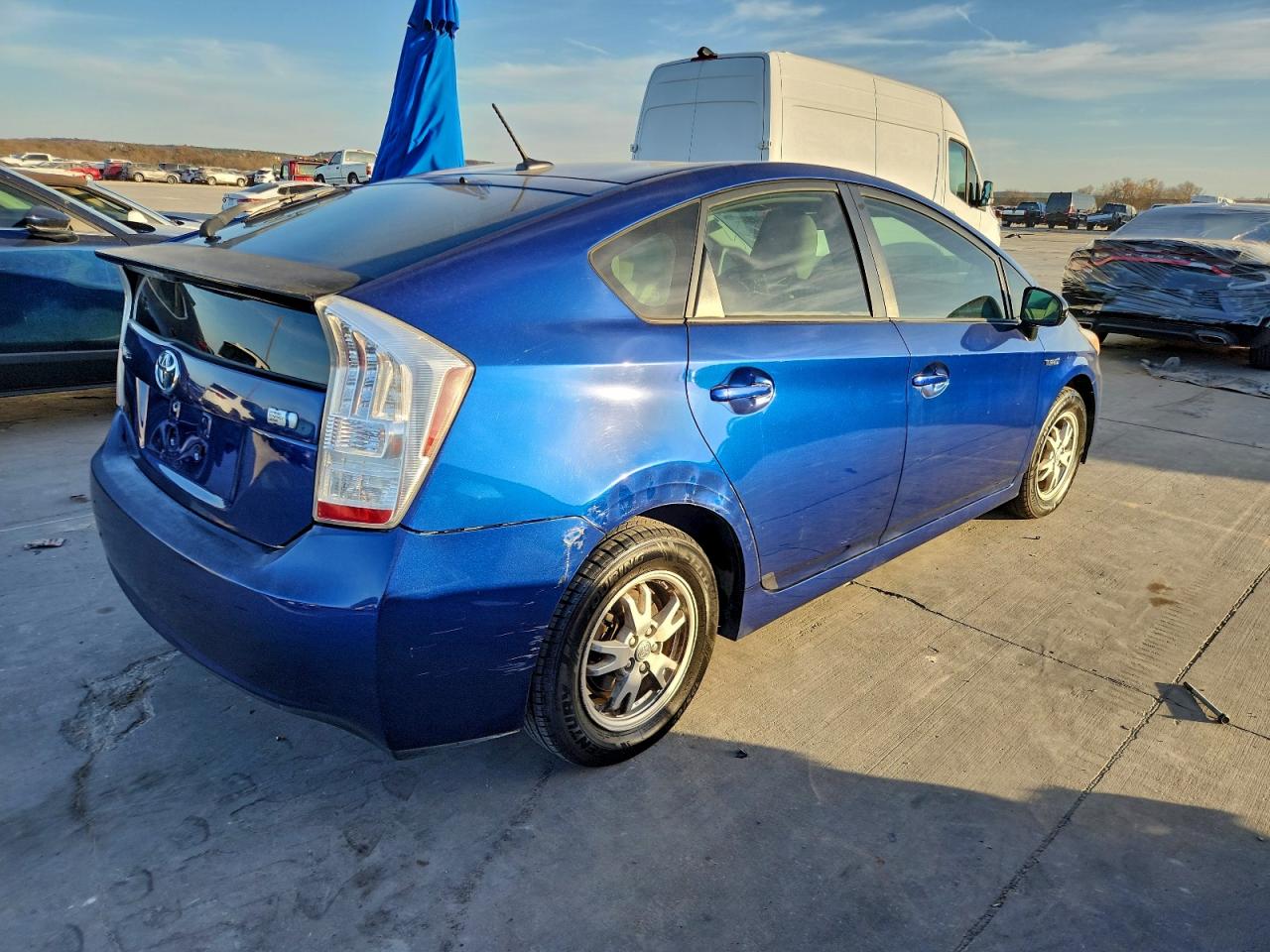 2011 TOYOTA PRIUS photo 7
