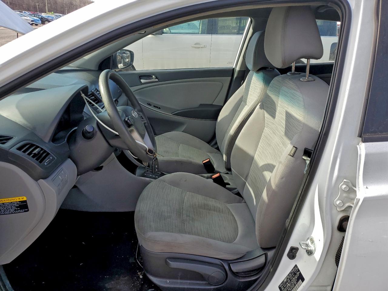 2017 HYUNDAI ACCENT SE photo 7