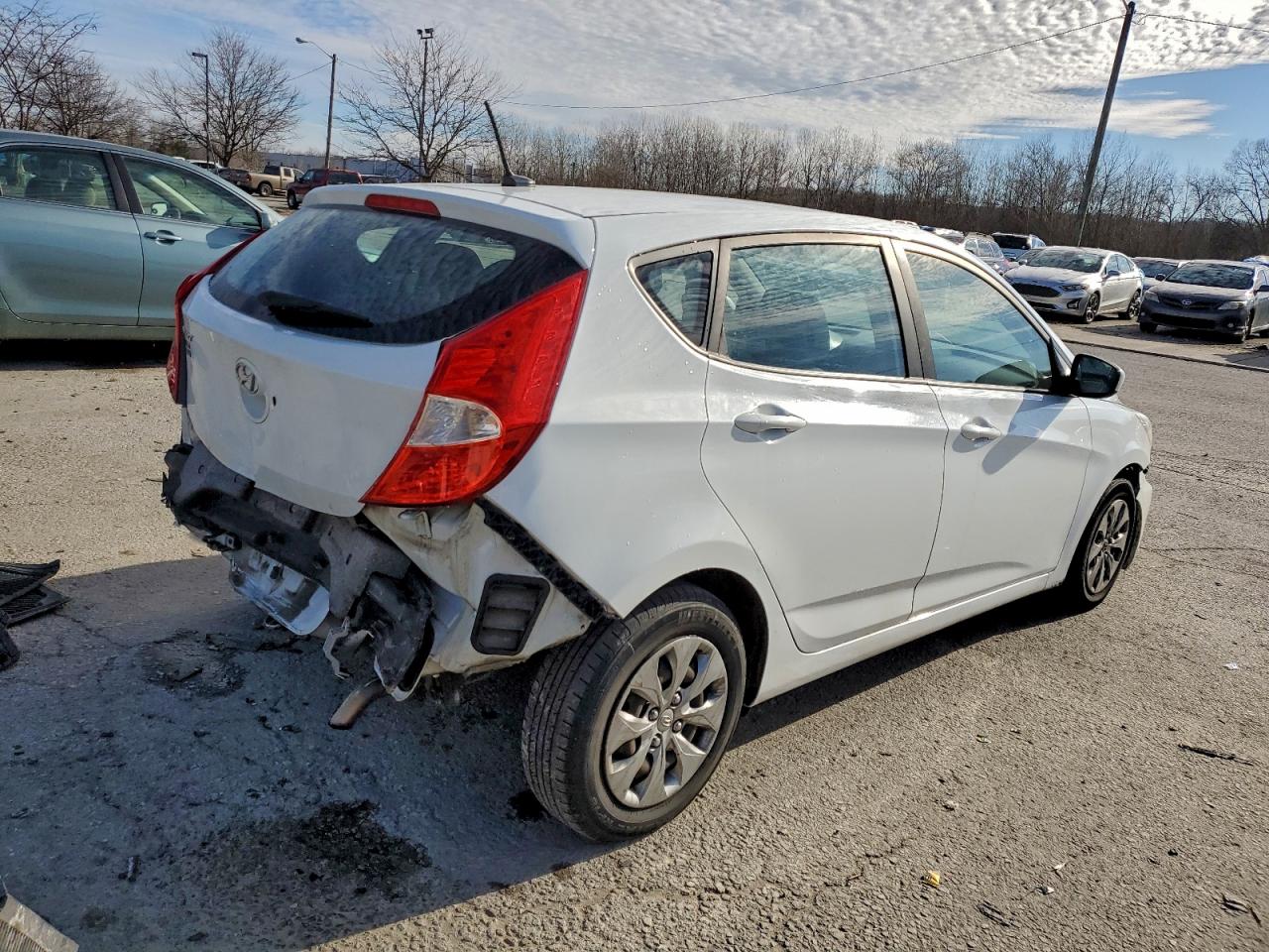 2017 HYUNDAI ACCENT SE photo 3
