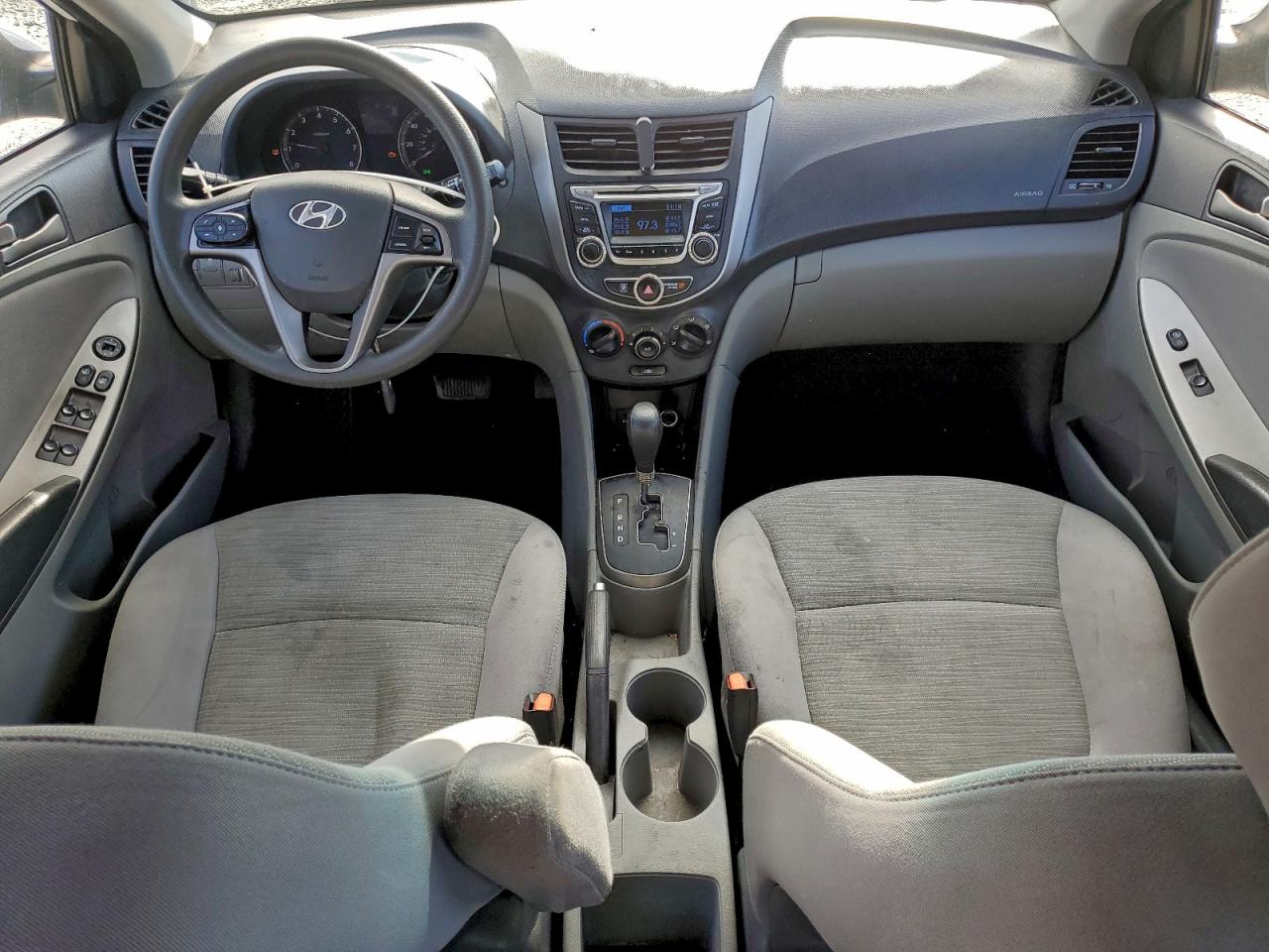 2017 HYUNDAI ACCENT SE photo 8