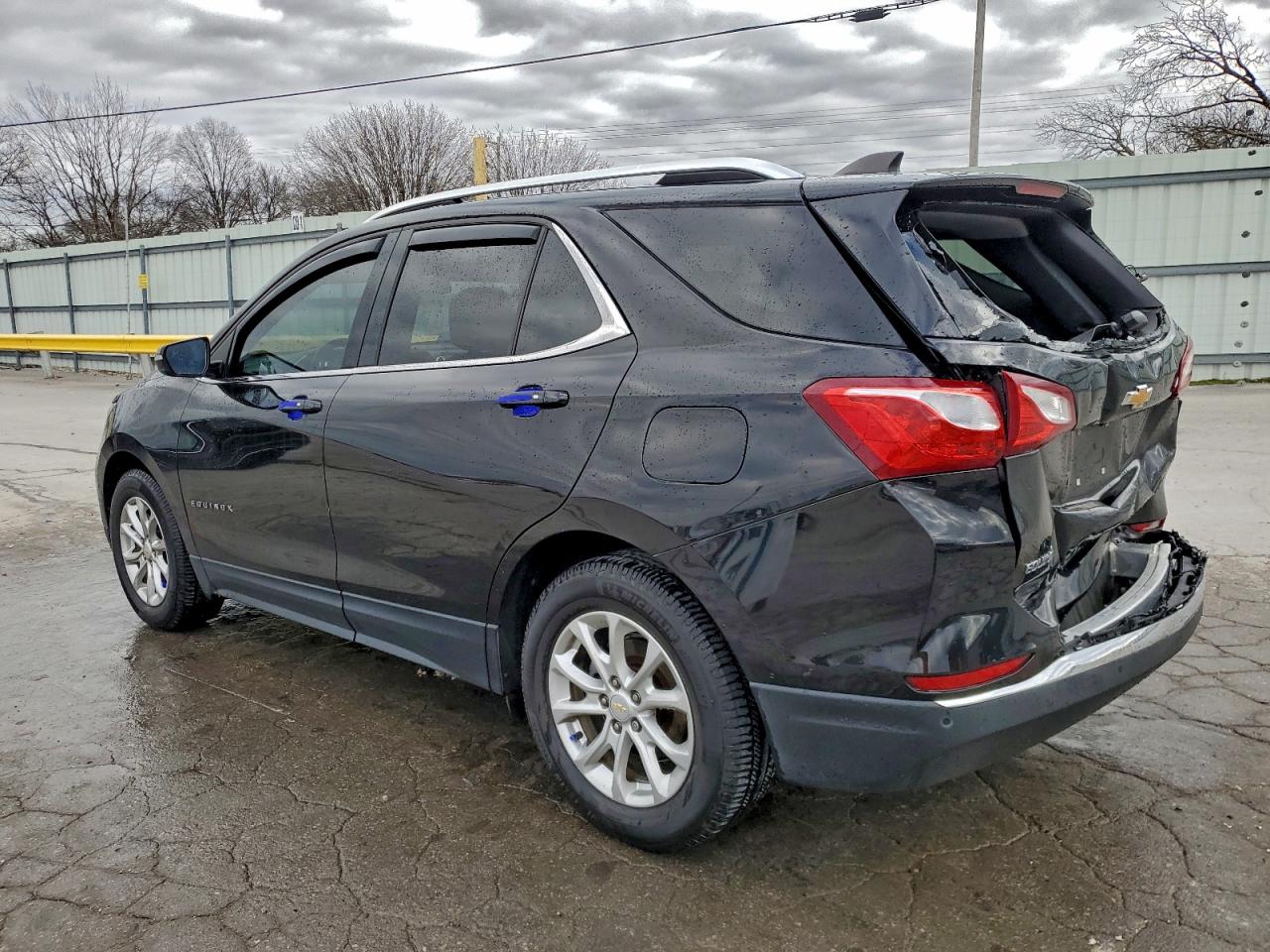 2019 CHEVROLET EQUINOX LT photo 2