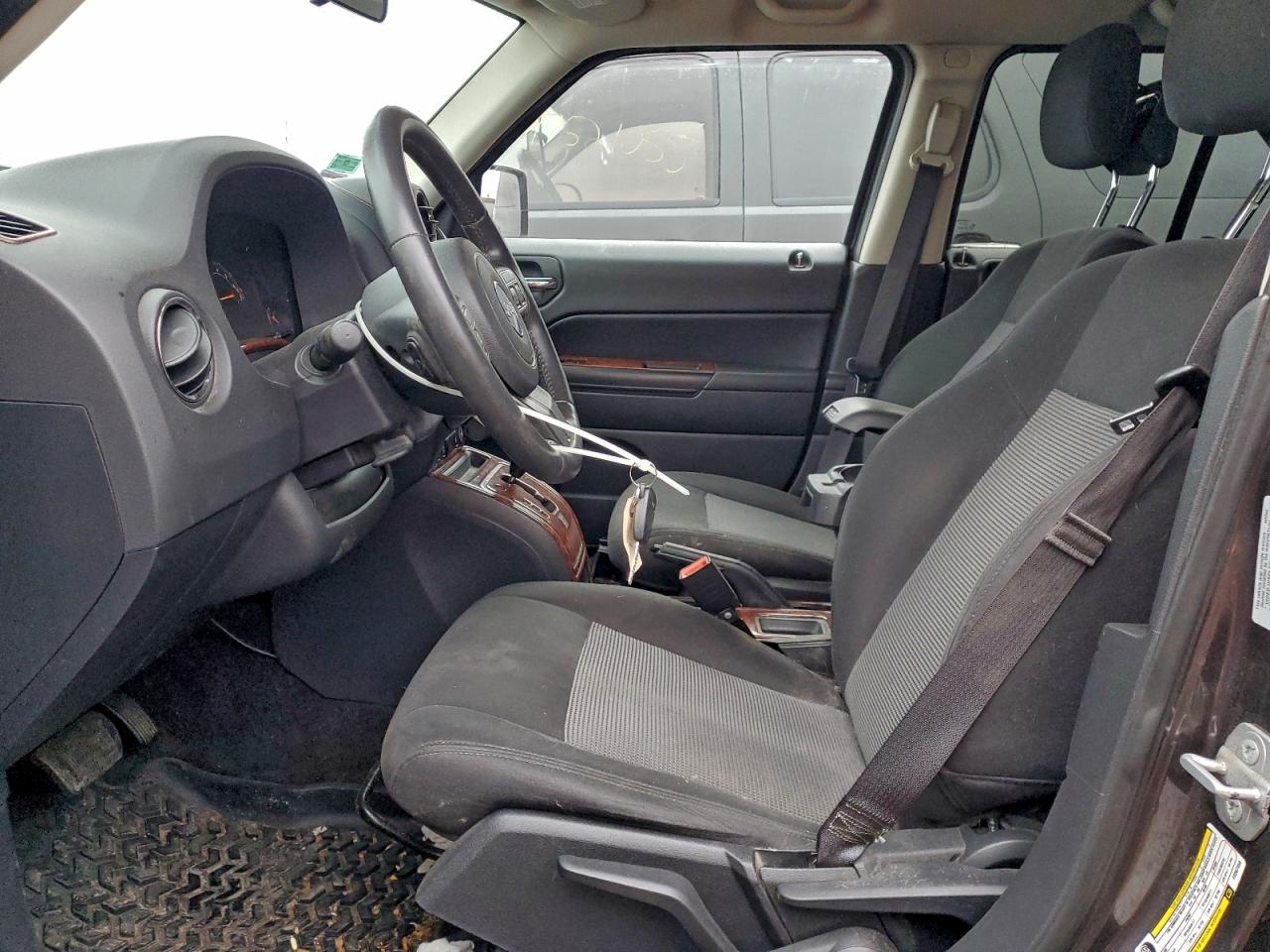 2015 JEEP PATRIOT LATITUDE photo 7