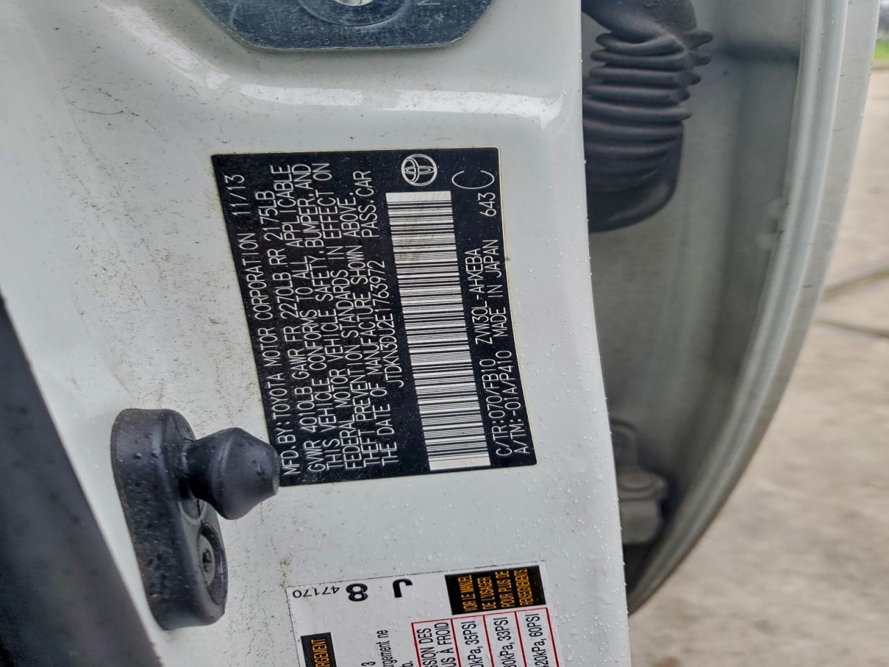2014 TOYOTA PRIUS photo 12
