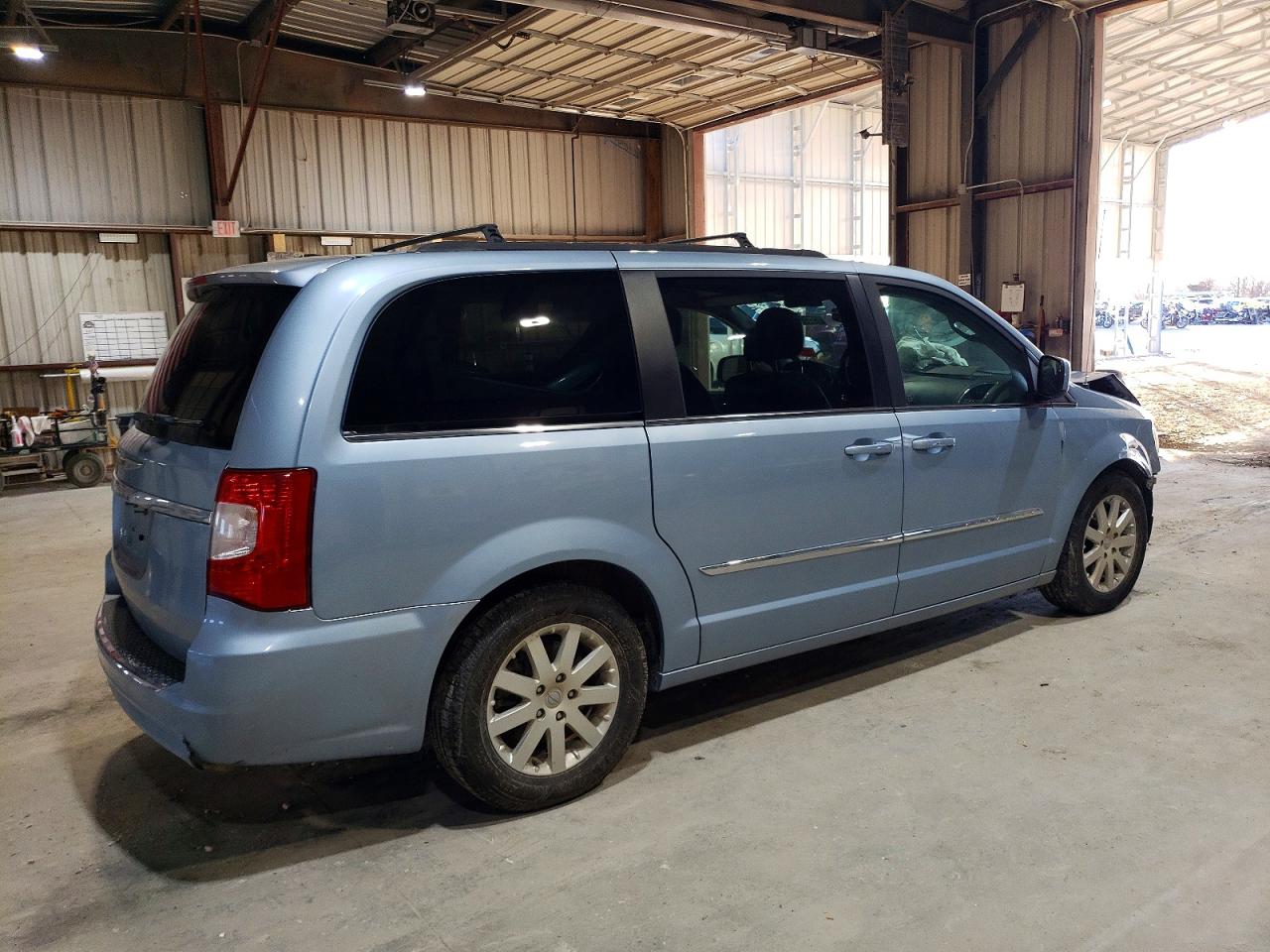 2013 CHRYSLER TOWN & COUNTRY TOURING photo 3
