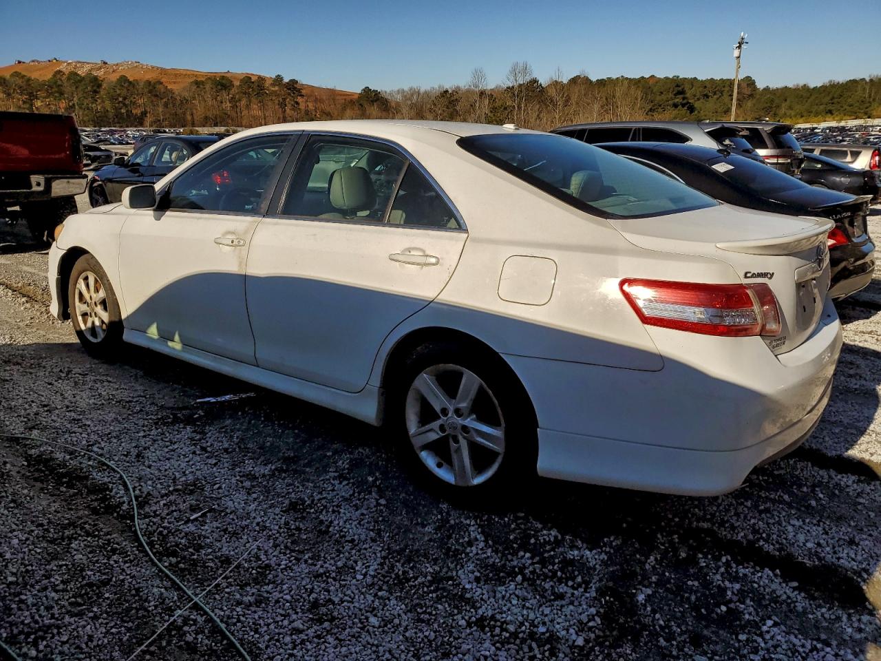 2011 TOYOTA CAMRY BASE photo 3