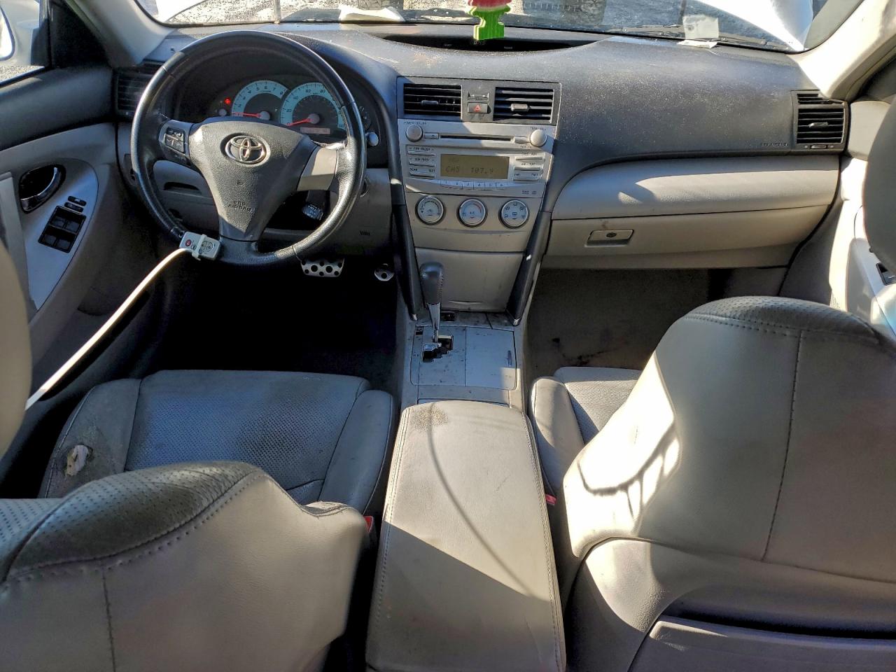 2011 TOYOTA CAMRY BASE photo 15