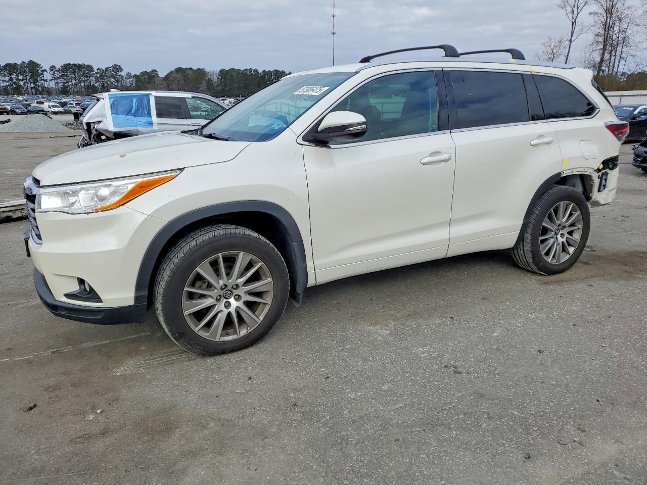 2016 TOYOTA HIGHLANDER