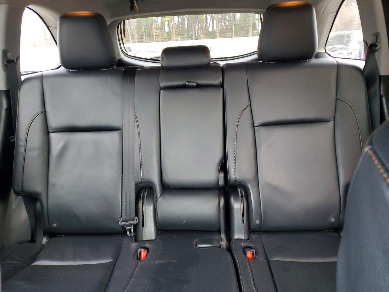 2016 TOYOTA HIGHLANDER XLE photo 10