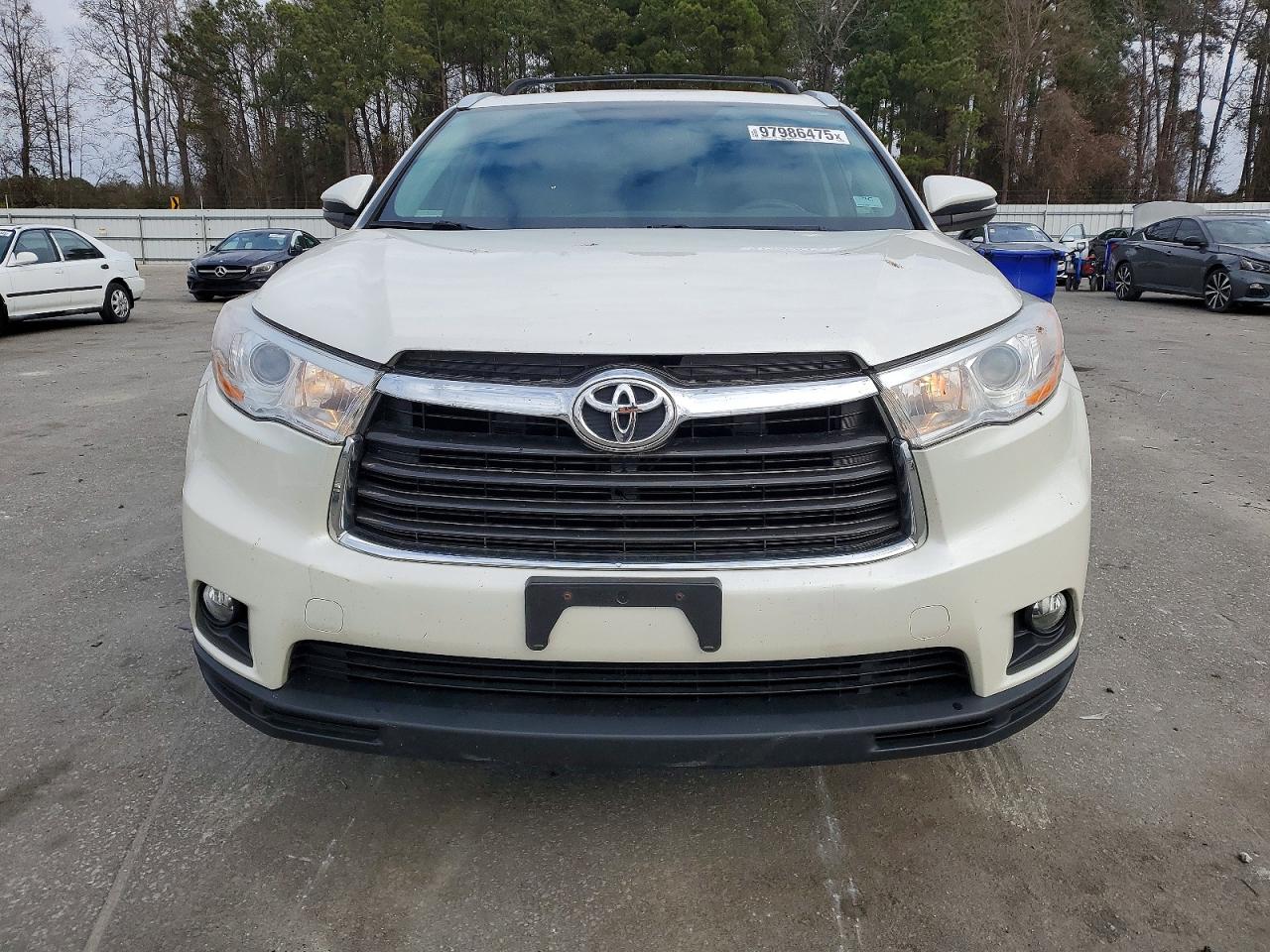 2016 TOYOTA HIGHLANDER XLE photo 5