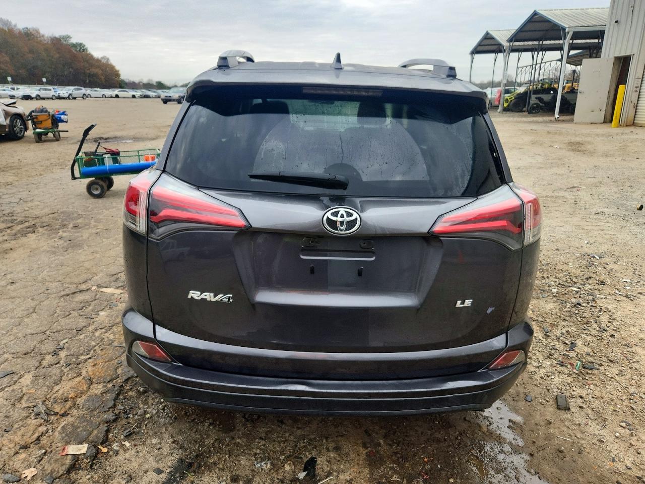 2018 TOYOTA RAV4 LE photo 6