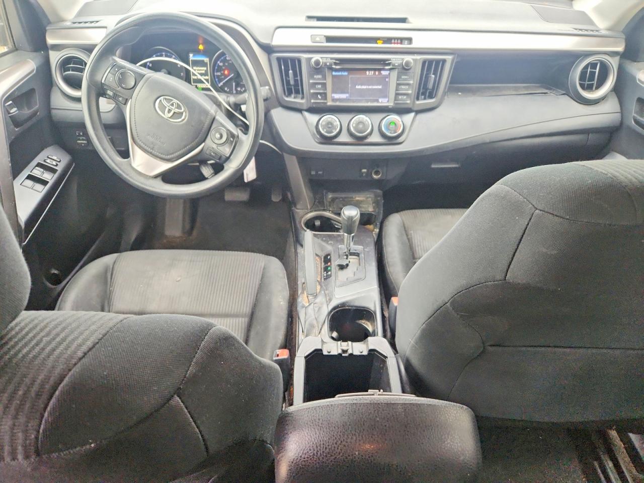 2018 TOYOTA RAV4 LE photo 8