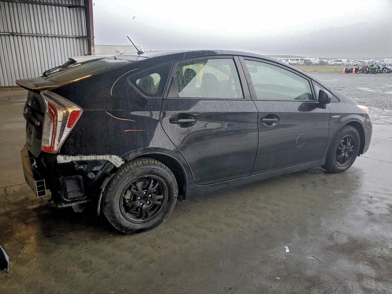 2015 TOYOTA PRIUS photo 3