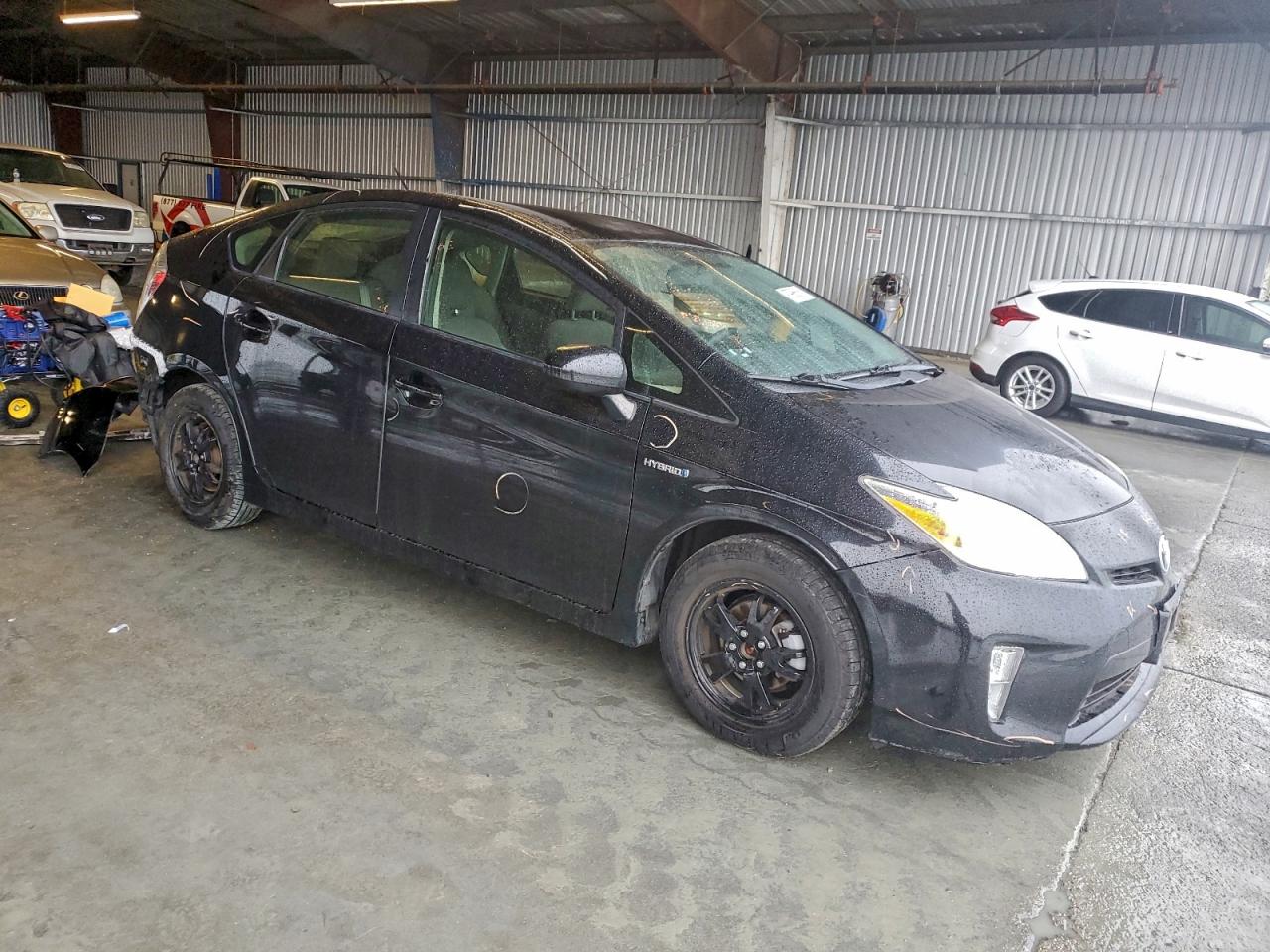 2015 TOYOTA PRIUS photo 4