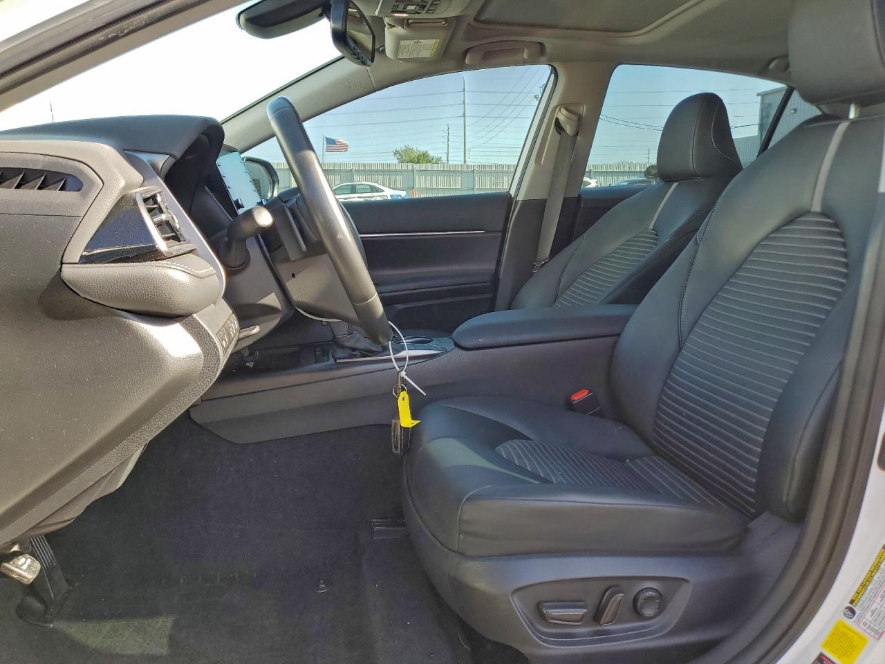 2024 TOYOTA CAMRY SE NIGHT SHADE photo 7
