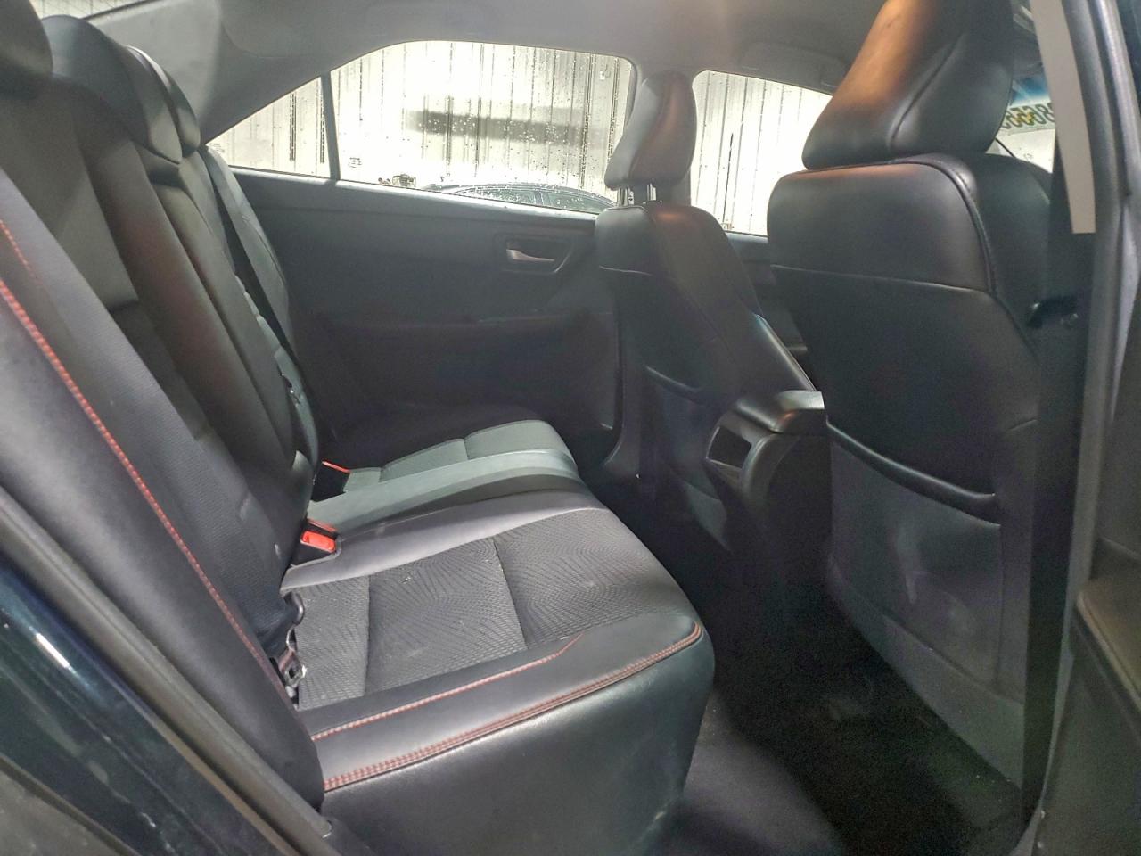 2016 TOYOTA CAMRY LE photo 10
