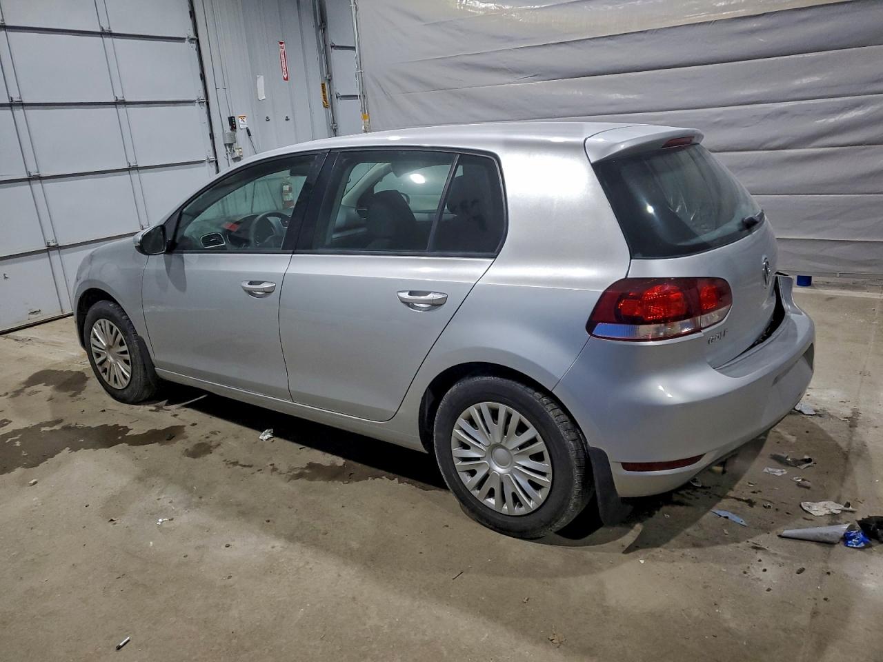 2011 VOLKSWAGEN GOLF photo 2