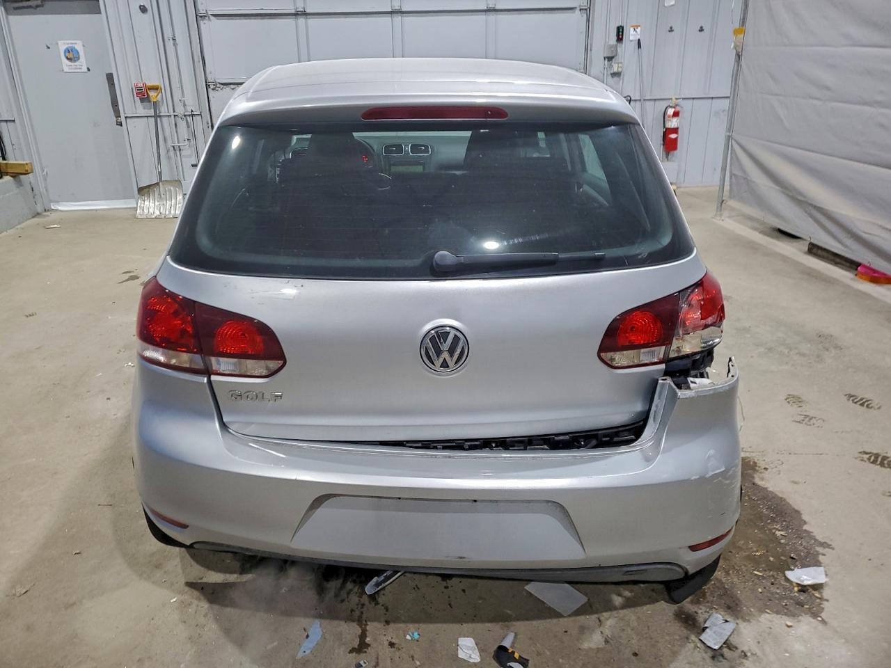 2011 VOLKSWAGEN GOLF photo 6