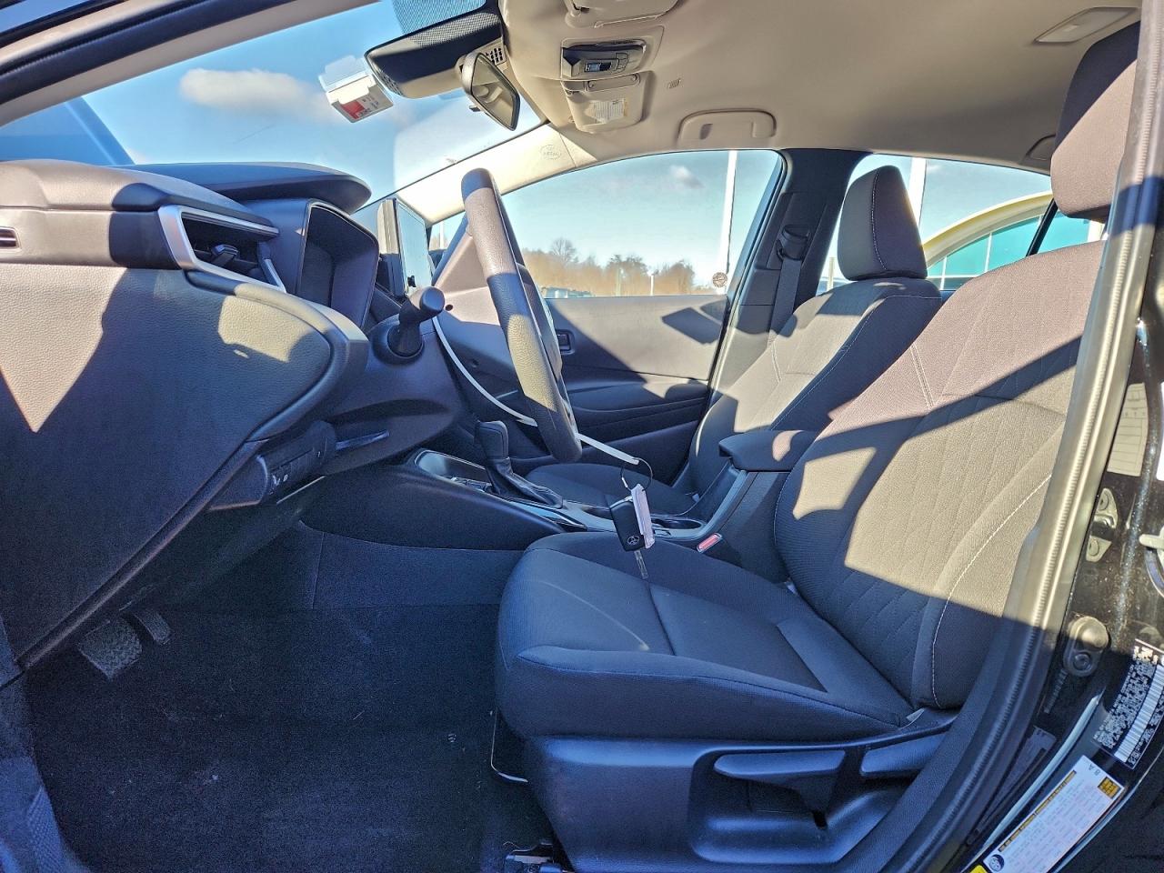 2025 TOYOTA COROLLA LE photo 7