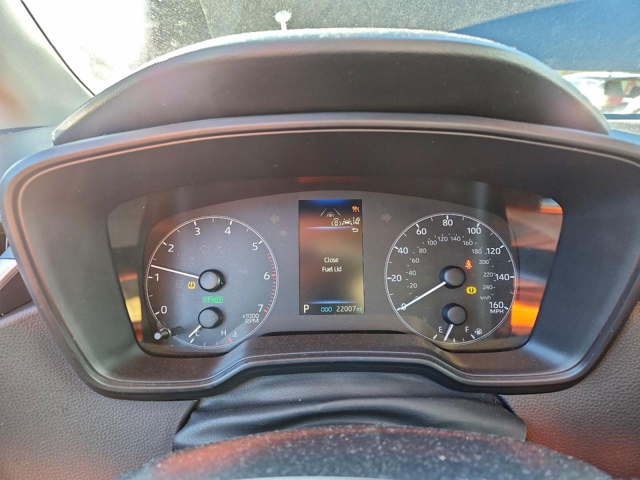 2025 TOYOTA COROLLA LE photo 9