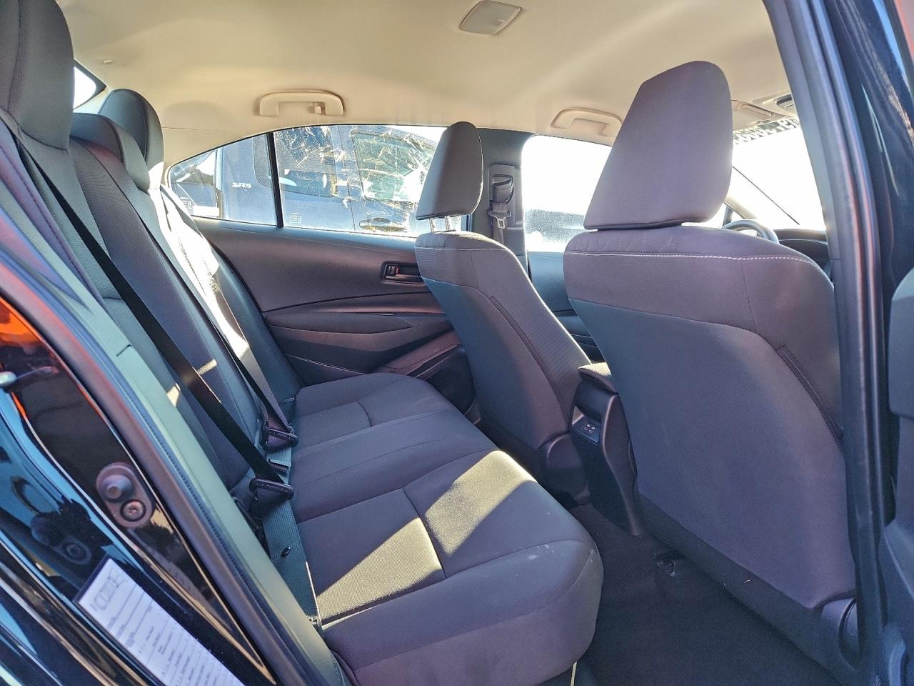 2025 TOYOTA COROLLA LE photo 10