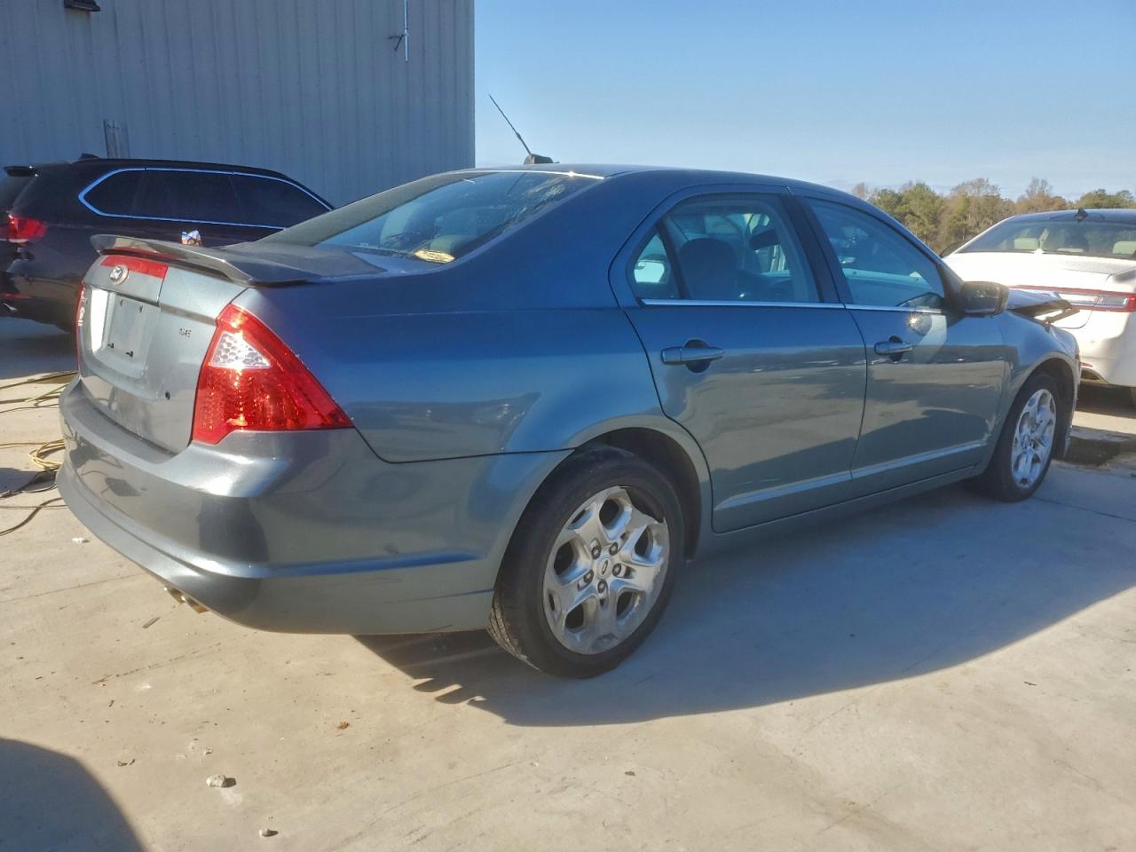 2011 FORD FUSION SE photo 3