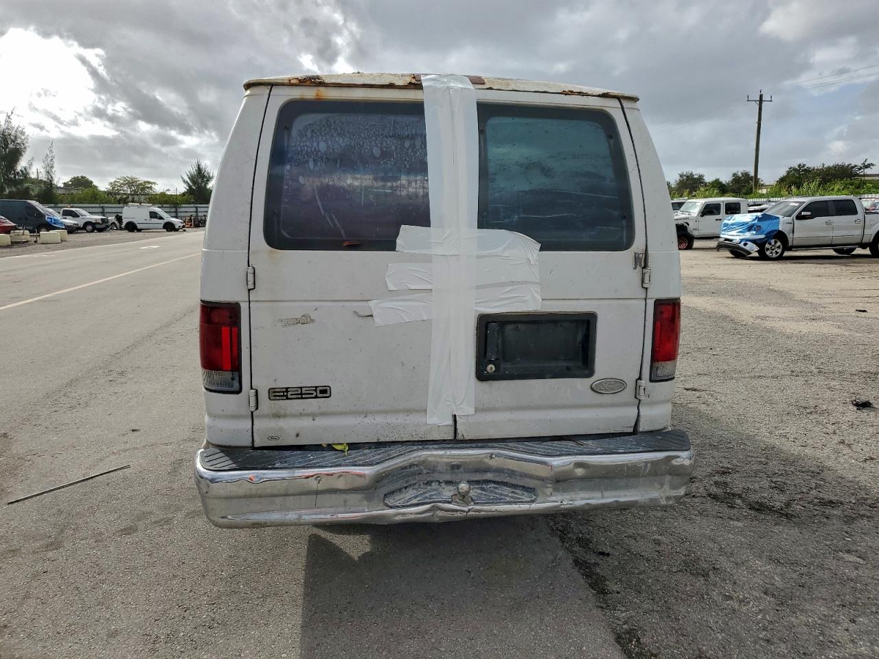 2002 FORD ECONOLINE E250 VAN photo 6