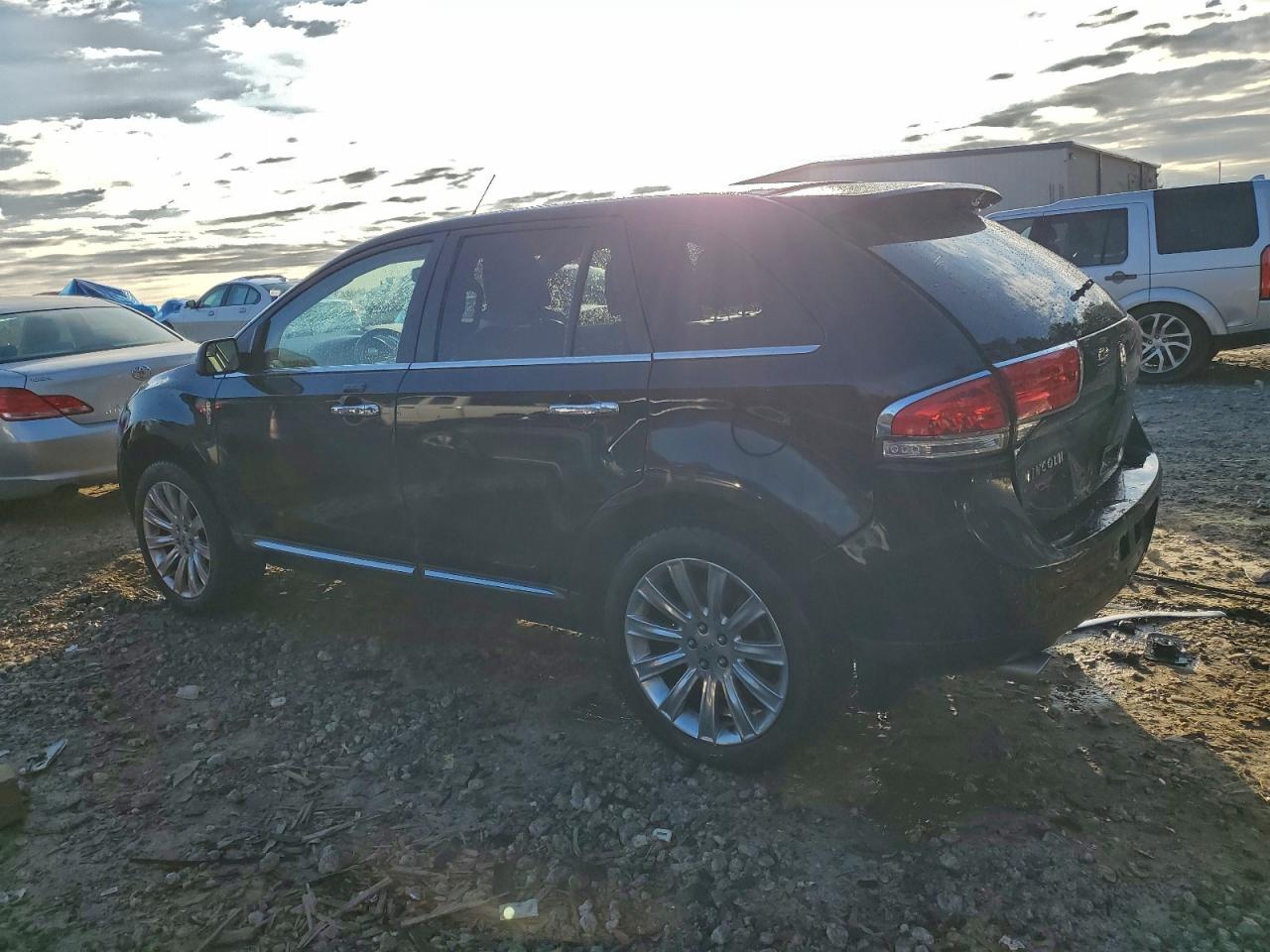 2011 LINCOLN MKX photo 3