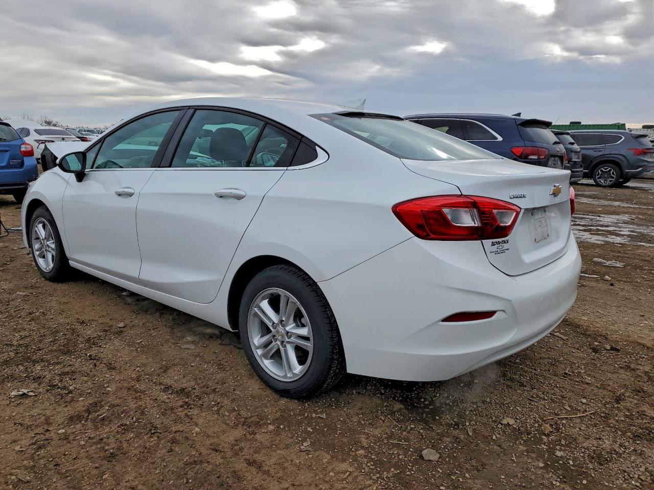 2017 CHEVROLET CRUZE LT photo 3