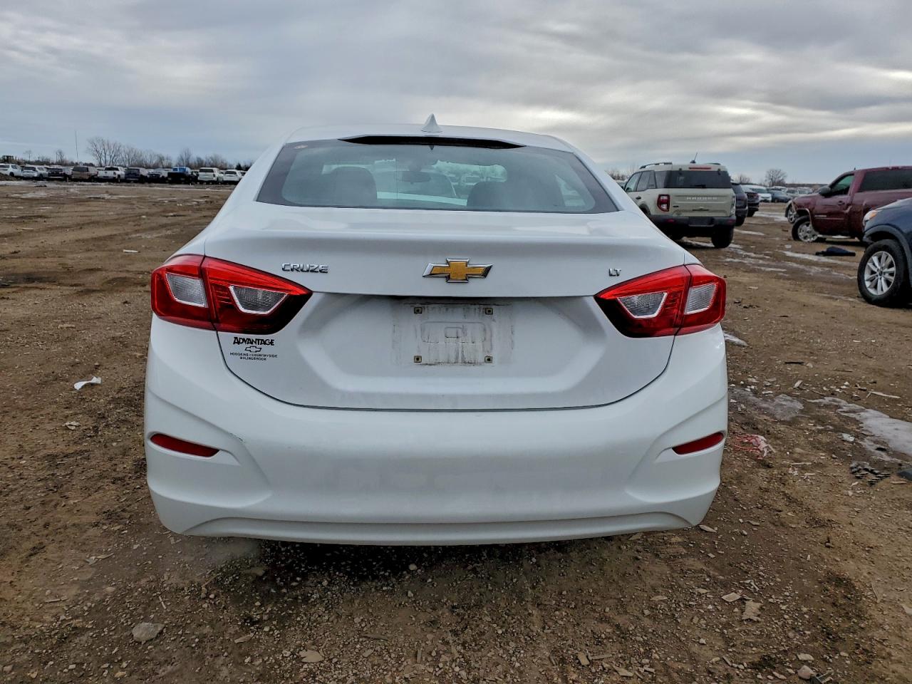 2017 CHEVROLET CRUZE LT photo 11